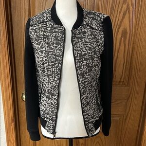 Women's Black and Gray Jacket